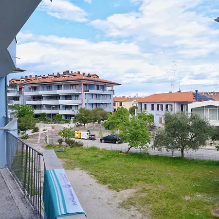 Nonna Olimpia - Trilocale Con Posto Auto Vicino Appartement